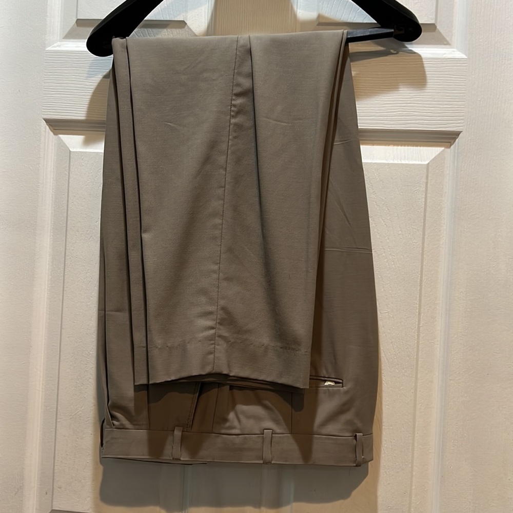 Suit - Picture 8 of 9